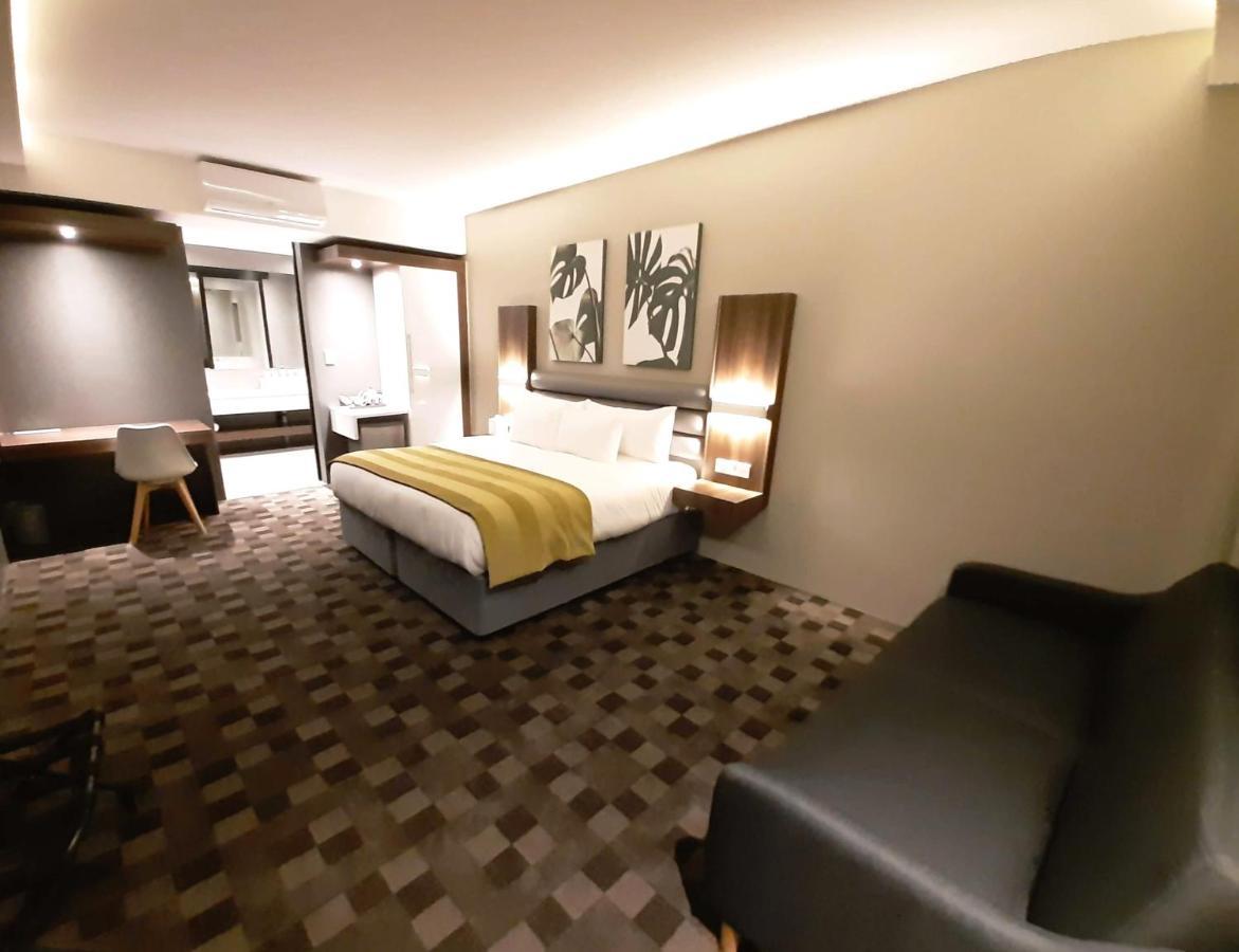 Copperwood Hotel And Conferencing Brits Bagian luar foto